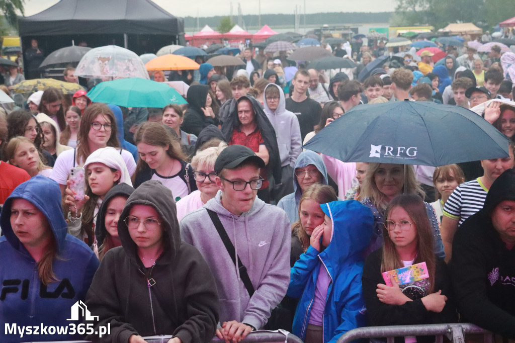 Fotorelacja II: Powitanie Wakacji i Viki Gabor w Poraju PIĄTEK cz. 2