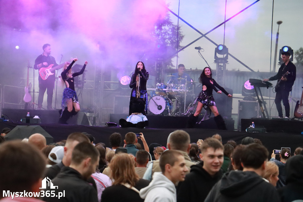 Fotorelacja II: Powitanie Wakacji i Viki Gabor w Poraju PIĄTEK cz. 2