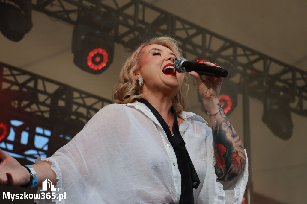 Fotorelacja V: 75 lat Miasta Myszkowa - Koncert zespołu Kardamon