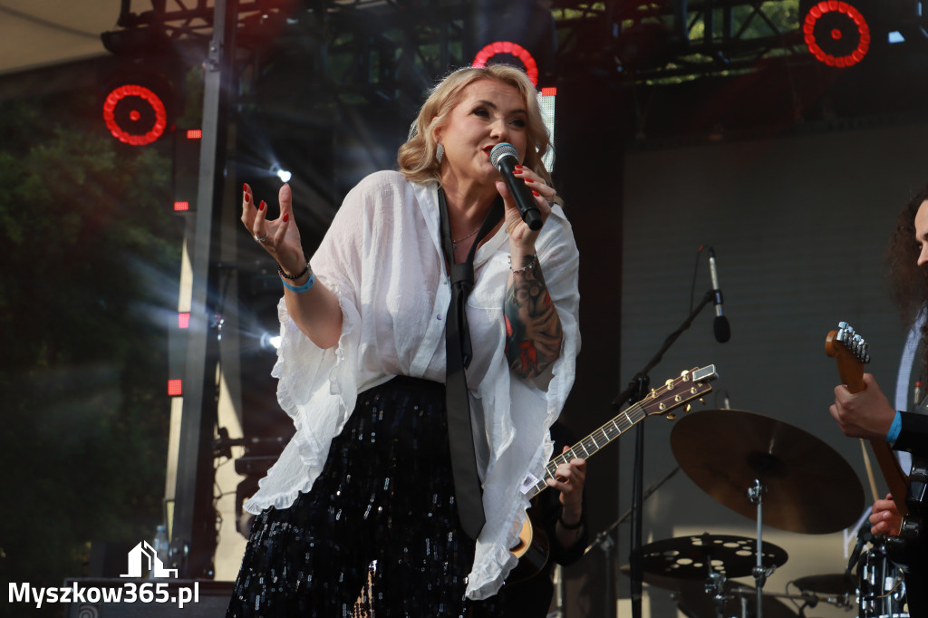 Fotorelacja V: 75 lat Miasta Myszkowa - Koncert zespołu Kardamon
