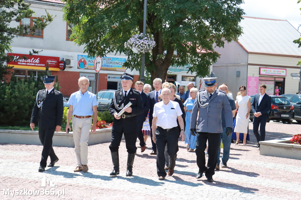 Fotorelacja: Umieszczenie w cokole pomnika Krystyna z Koziegłów kapsuły czasu