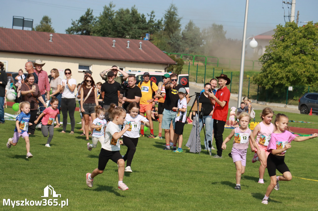 Fotorelacja I: Bieg z małego kopytka i Bieg z młodego galopu - Festiwal z Kopyta w Gniazdowie