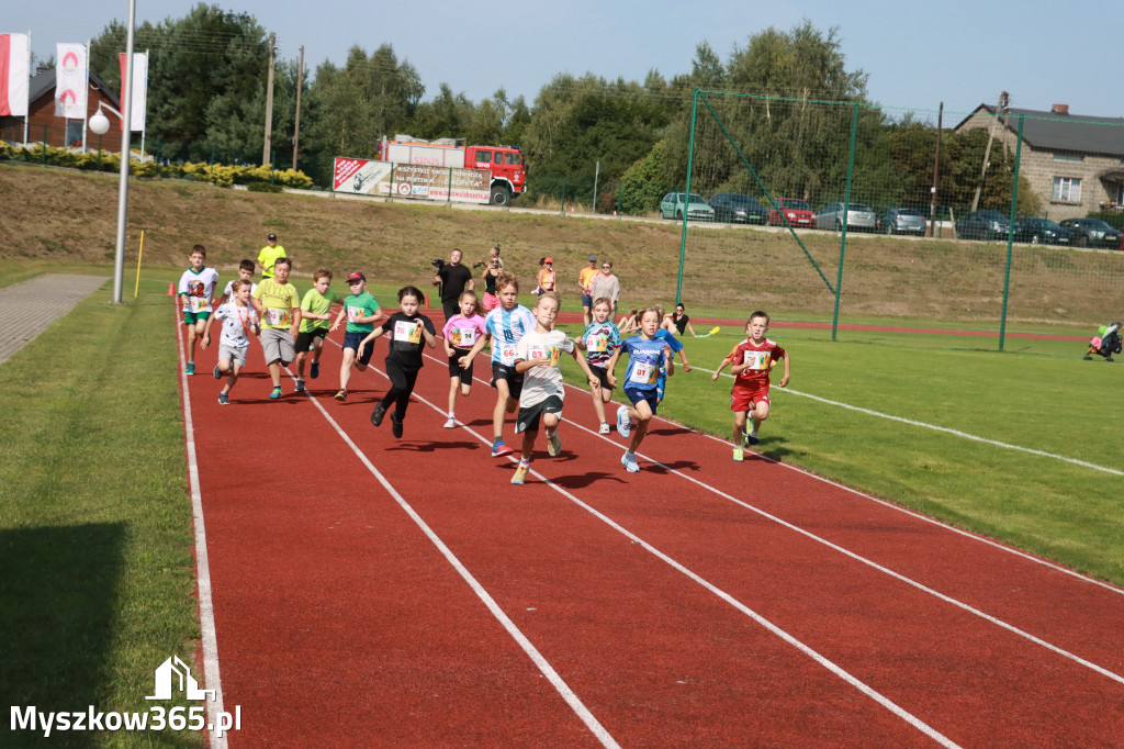 Fotorelacja I: Bieg z małego kopytka i Bieg z młodego galopu - Festiwal z Kopyta w Gniazdowie