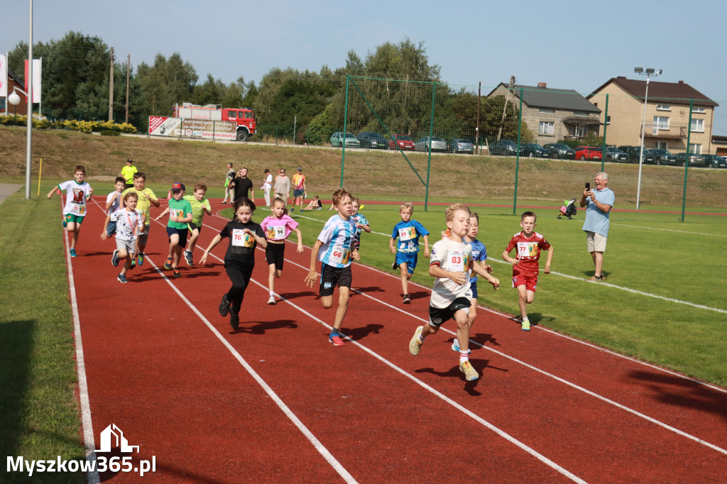 Fotorelacja I: Bieg z małego kopytka i Bieg z młodego galopu - Festiwal z Kopyta w Gniazdowie
