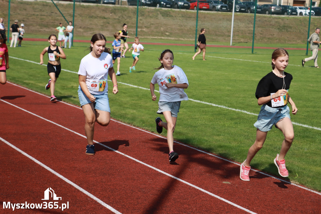 Fotorelacja I: Bieg z małego kopytka i Bieg z młodego galopu - Festiwal z Kopyta w Gniazdowie