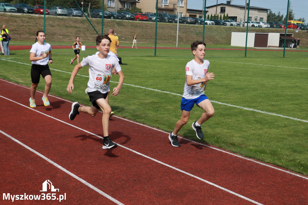 Fotorelacja I: Bieg z małego kopytka i Bieg z młodego galopu - Festiwal z Kopyta w Gniazdowie