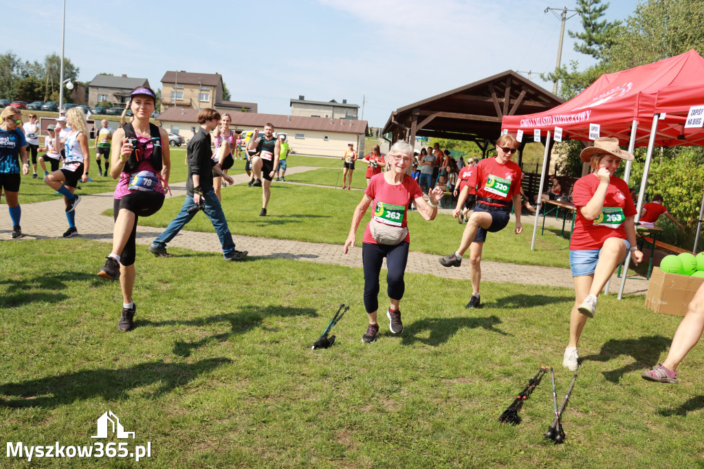 Fotorelacja II: Bieg z Kopyta - rozpoczęcie i rozgrzewka. Festiwal z Kopyta w Gniazdowie