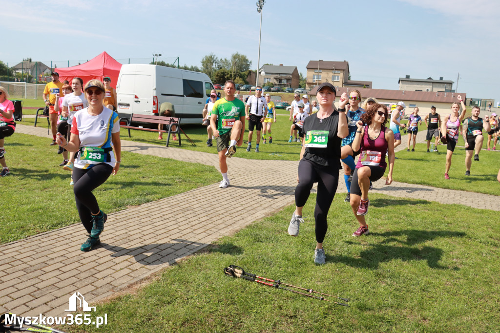 Fotorelacja II: Bieg z Kopyta - rozpoczęcie i rozgrzewka. Festiwal z Kopyta w Gniazdowie