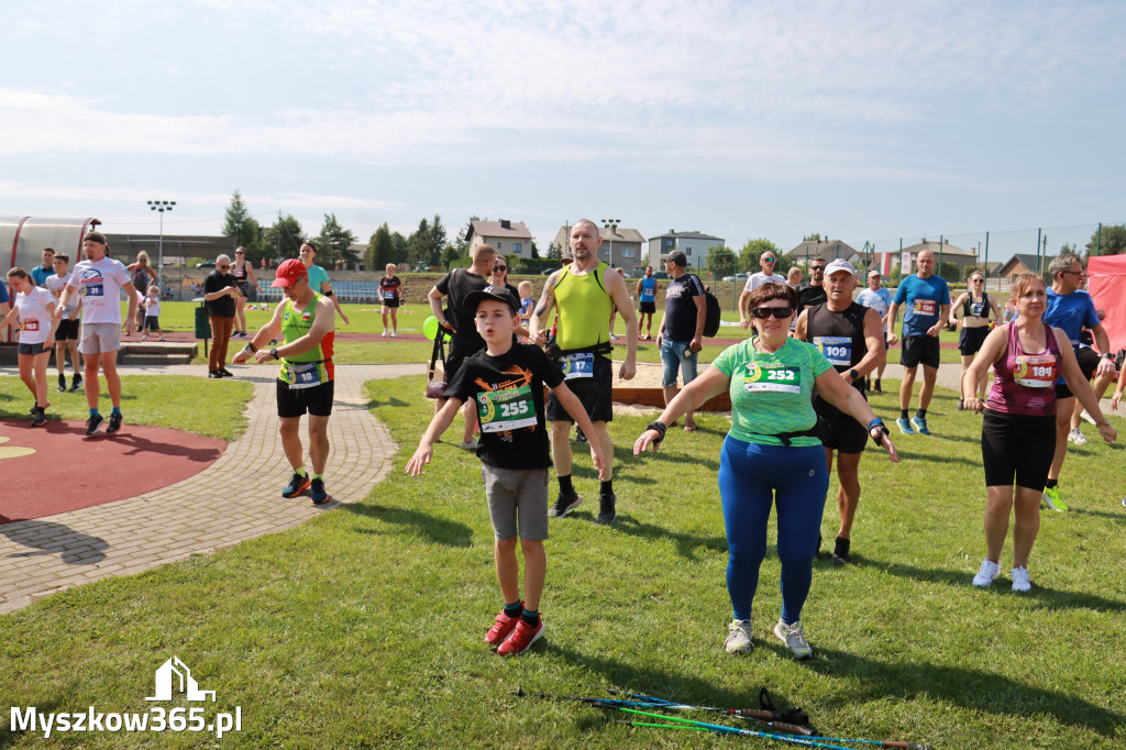 Fotorelacja II: Bieg z Kopyta - rozpoczęcie i rozgrzewka. Festiwal z Kopyta w Gniazdowie