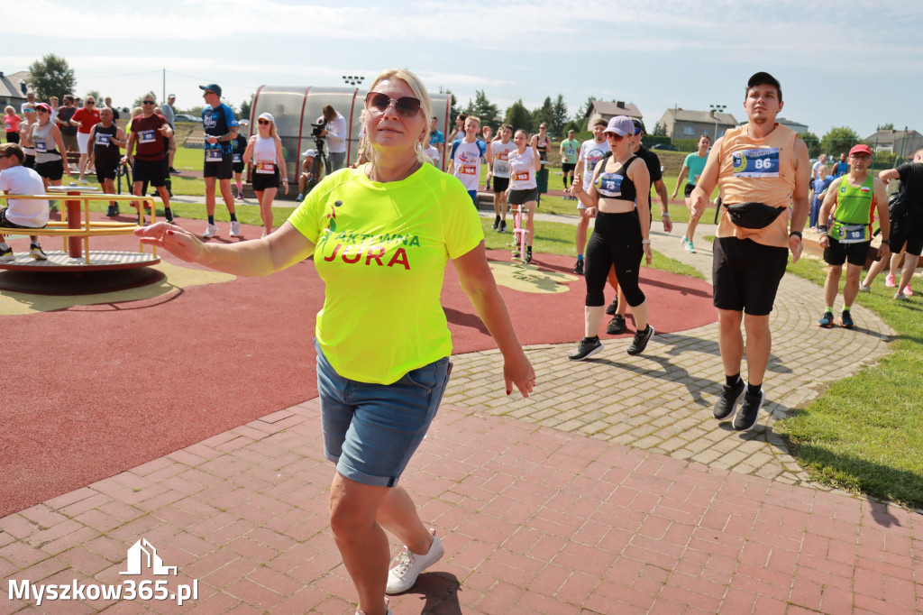 Fotorelacja II: Bieg z Kopyta - rozpoczęcie i rozgrzewka. Festiwal z Kopyta w Gniazdowie