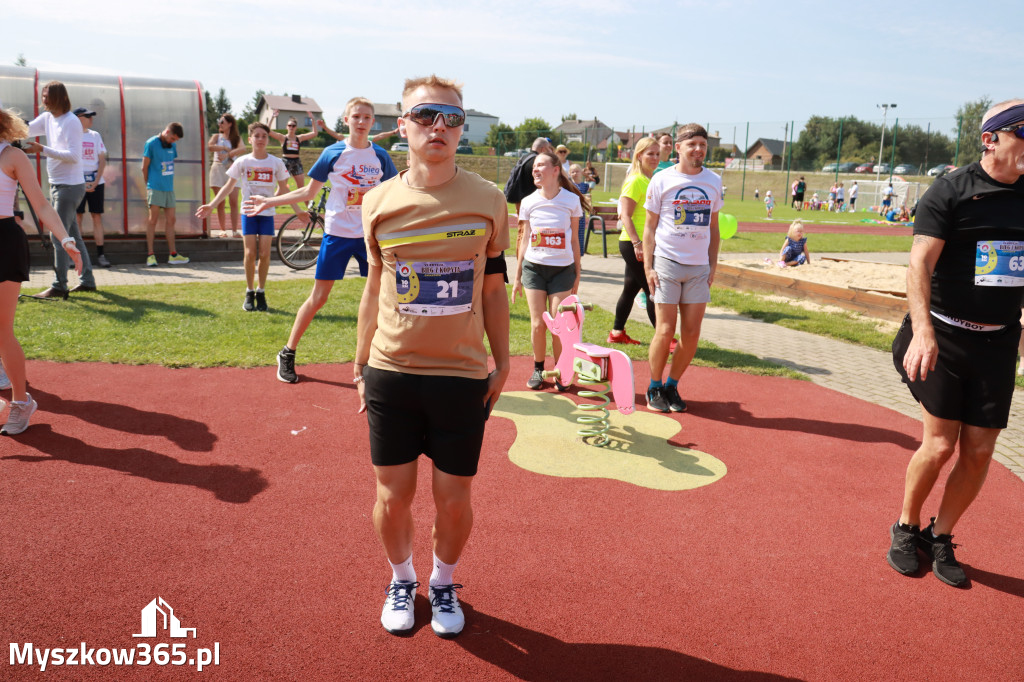 Fotorelacja II: Bieg z Kopyta - rozpoczęcie i rozgrzewka. Festiwal z Kopyta w Gniazdowie
