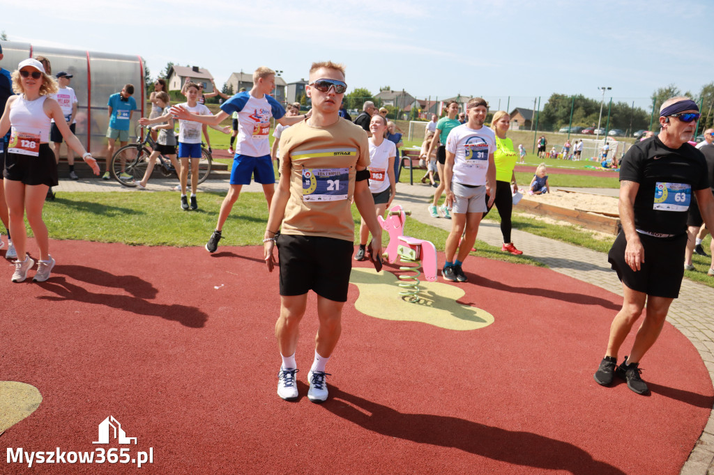 Fotorelacja II: Bieg z Kopyta - rozpoczęcie i rozgrzewka. Festiwal z Kopyta w Gniazdowie