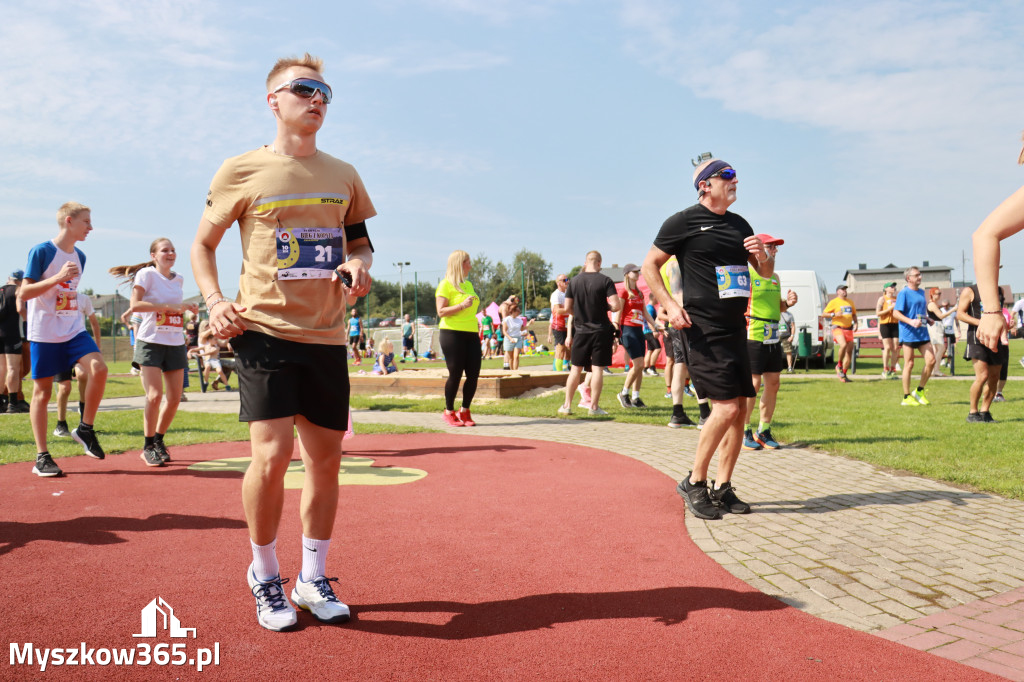 Fotorelacja II: Bieg z Kopyta - rozpoczęcie i rozgrzewka. Festiwal z Kopyta w Gniazdowie