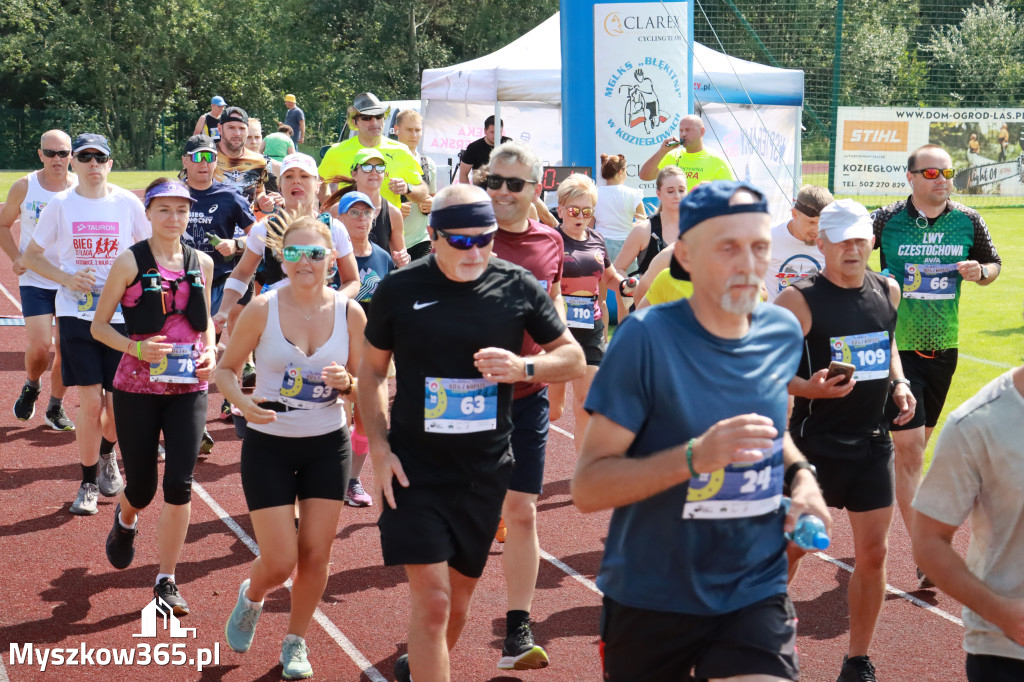 Fotorelacja II: Bieg z Kopyta - rozpoczęcie i rozgrzewka. Festiwal z Kopyta w Gniazdowie