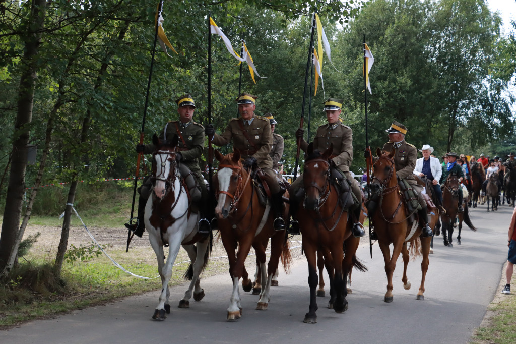 Fotorelacja VI: Parada Konna i MOTO LEGENDY - Festiwal z Kopyta w Gniazdowie