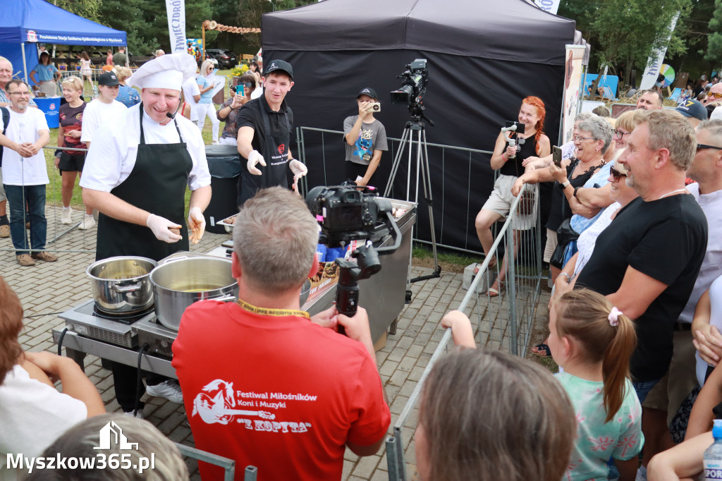 Fotorelacja VII: Rączka Gotuje i konkurs Najsmaczniejsze Kopytka - Festiwal z Kopyta w Gniazdowie