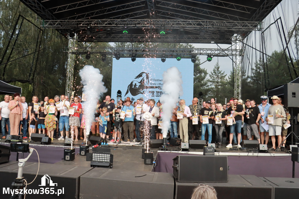 Fotorelacja VIII: Ogłoszenie wyników konkursu MOTO LEGENDY - Festiwal z Kopyta w Gniazdowie