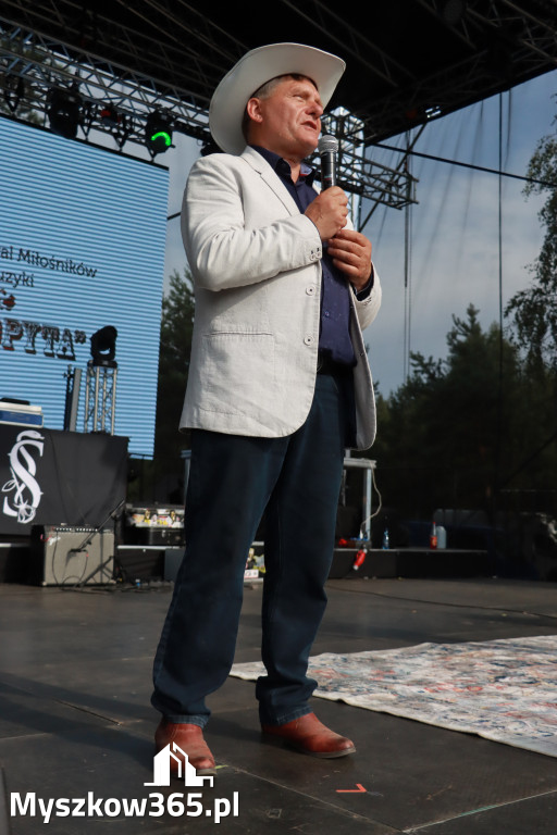 Fotorelacja IX: Występ Mai Boguckiej i zespołu Droga na Ostrołękę - Festiwal z Kopyta w Gniazdowie