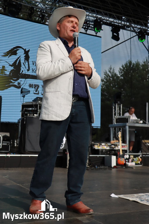 Fotorelacja IX: Występ Mai Boguckiej i zespołu Droga na Ostrołękę - Festiwal z Kopyta w Gniazdowie
