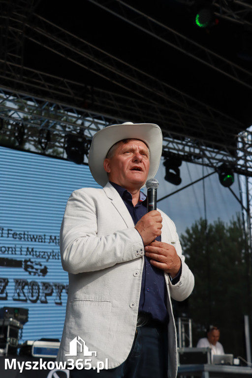 Fotorelacja IX: Występ Mai Boguckiej i zespołu Droga na Ostrołękę - Festiwal z Kopyta w Gniazdowie
