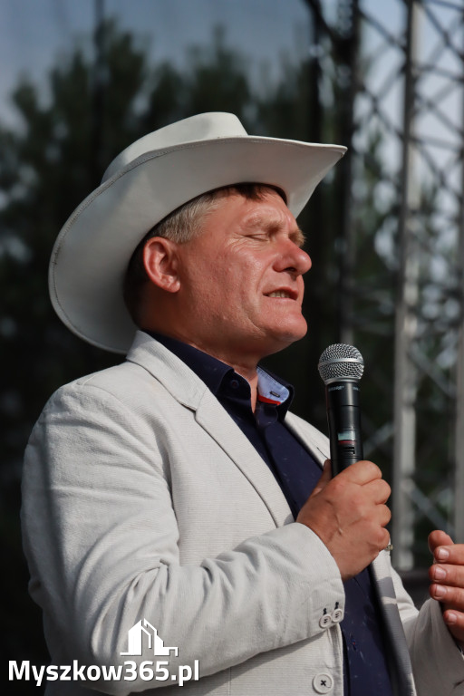 Fotorelacja IX: Występ Mai Boguckiej i zespołu Droga na Ostrołękę - Festiwal z Kopyta w Gniazdowie