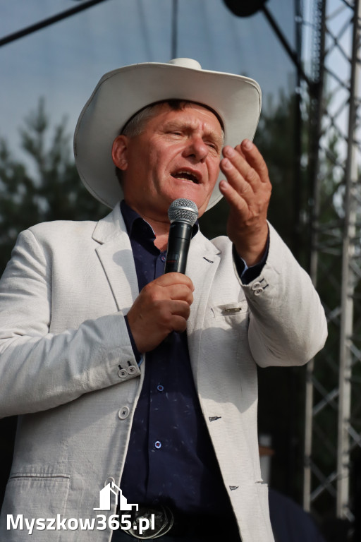 Fotorelacja IX: Występ Mai Boguckiej i zespołu Droga na Ostrołękę - Festiwal z Kopyta w Gniazdowie