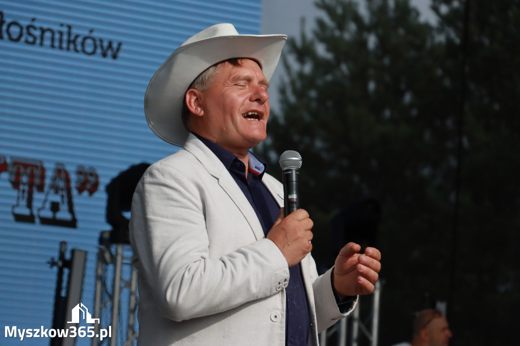 Fotorelacja IX: Występ Mai Boguckiej i zespołu Droga na Ostrołękę - Festiwal z Kopyta w Gniazdowie