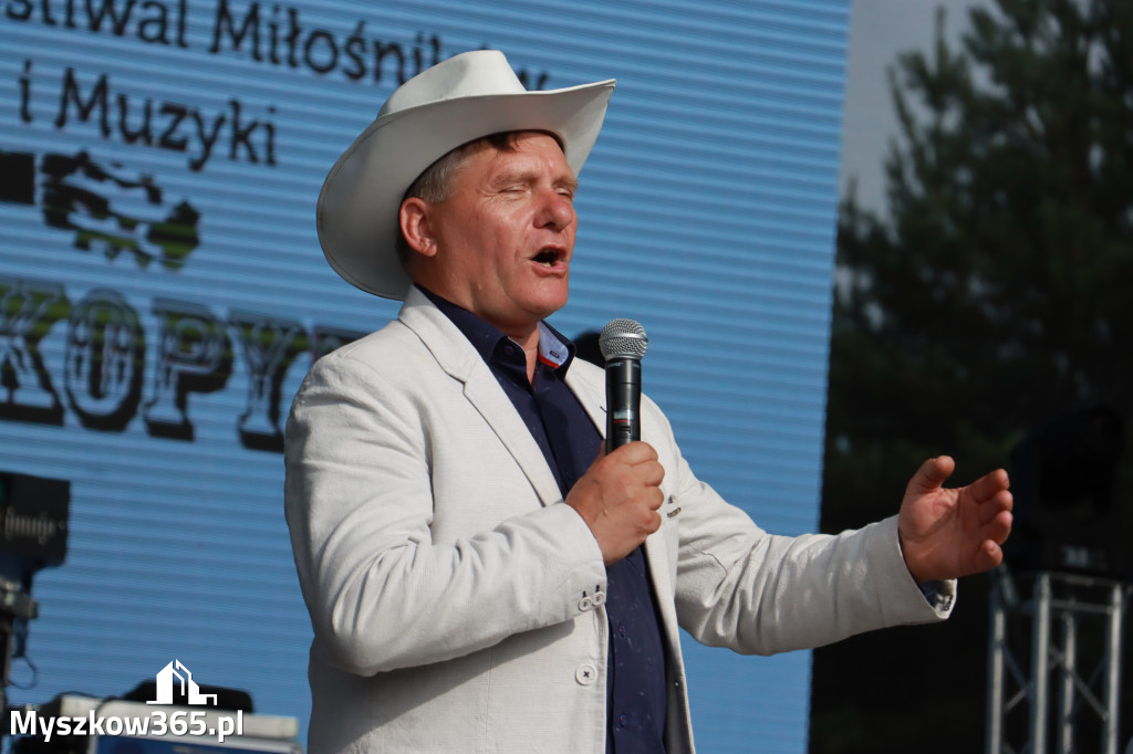 Fotorelacja IX: Występ Mai Boguckiej i zespołu Droga na Ostrołękę - Festiwal z Kopyta w Gniazdowie