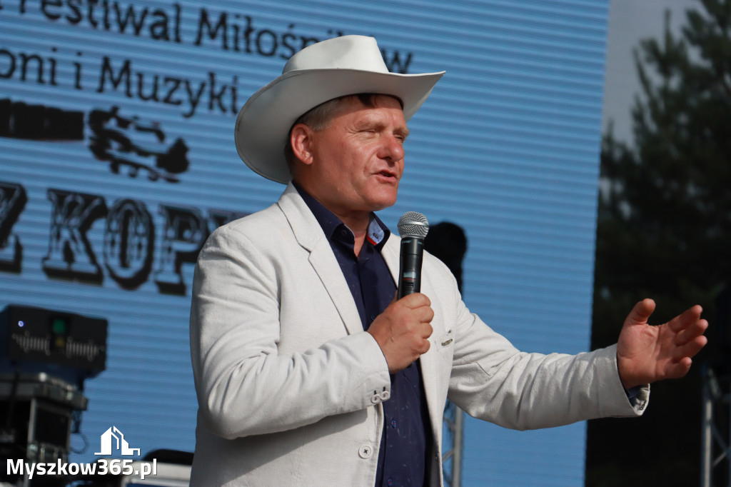 Fotorelacja IX: Występ Mai Boguckiej i zespołu Droga na Ostrołękę - Festiwal z Kopyta w Gniazdowie