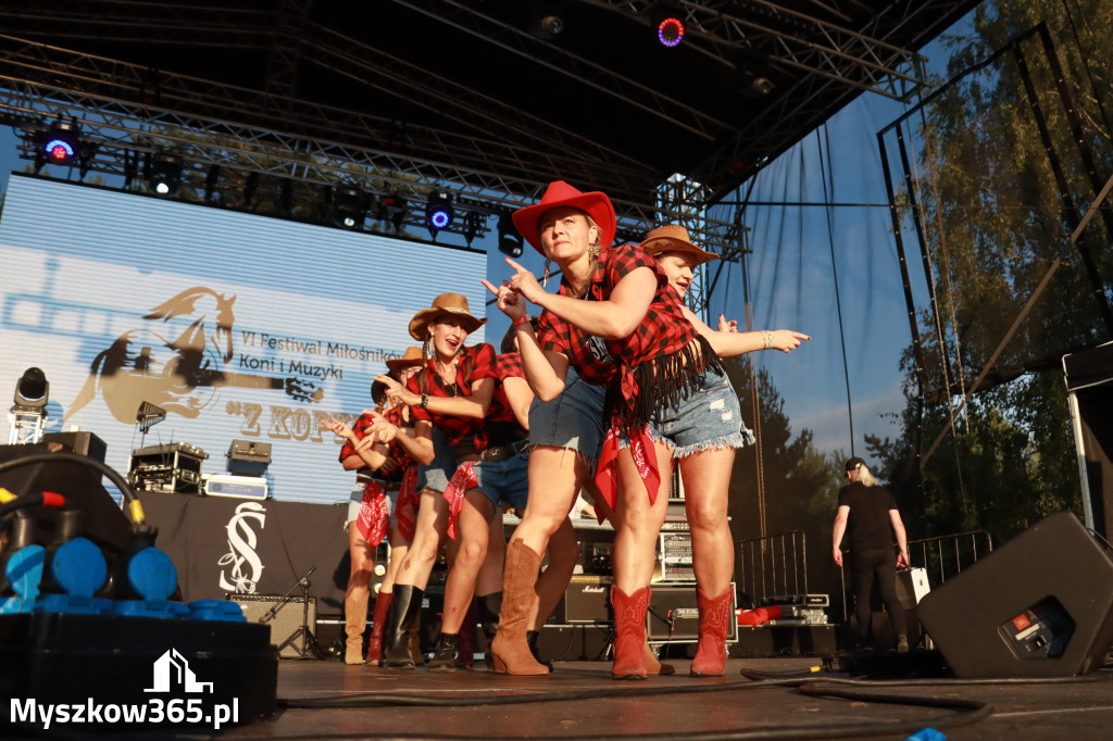 Fotorelacja X: Niebiańskie Kowbojki - Festiwal z Kopyta w Gniazdowie