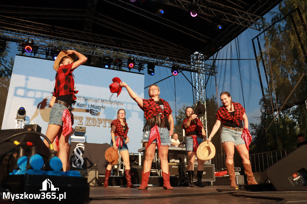 Fotorelacja X: Niebiańskie Kowbojki - Festiwal z Kopyta w Gniazdowie