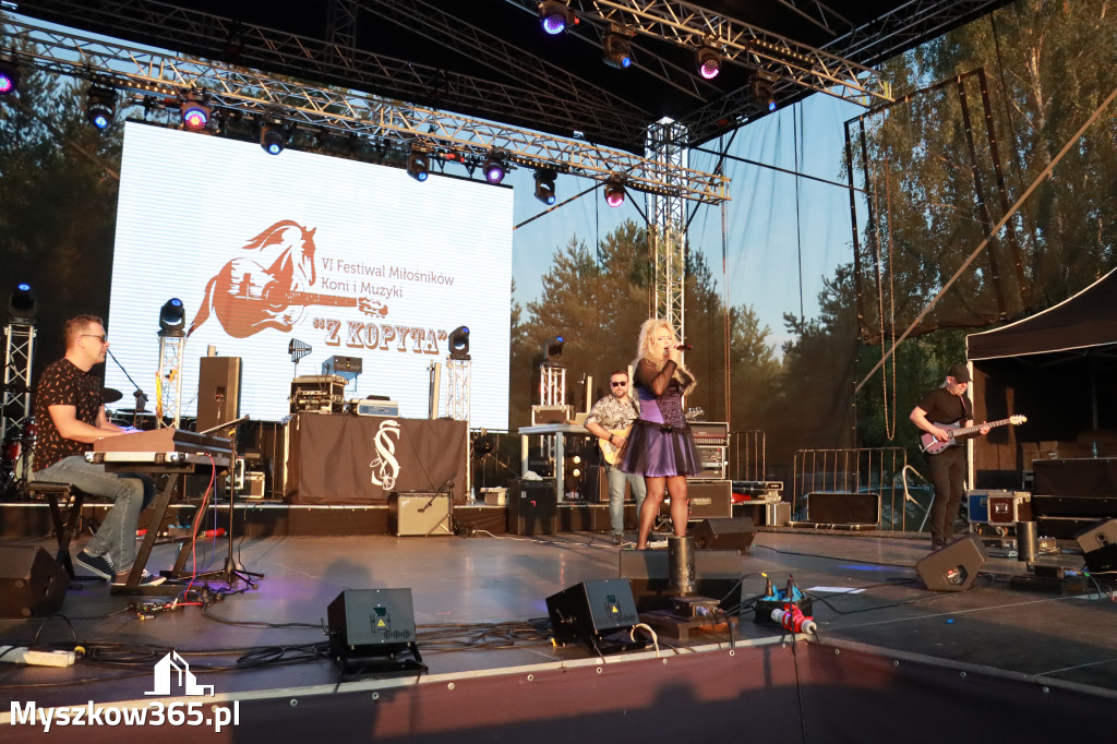 Fotorelacja XI: Koncert Alicja Boncol i KoAlicja - Festiwal z Kopyta w Gniazdowie