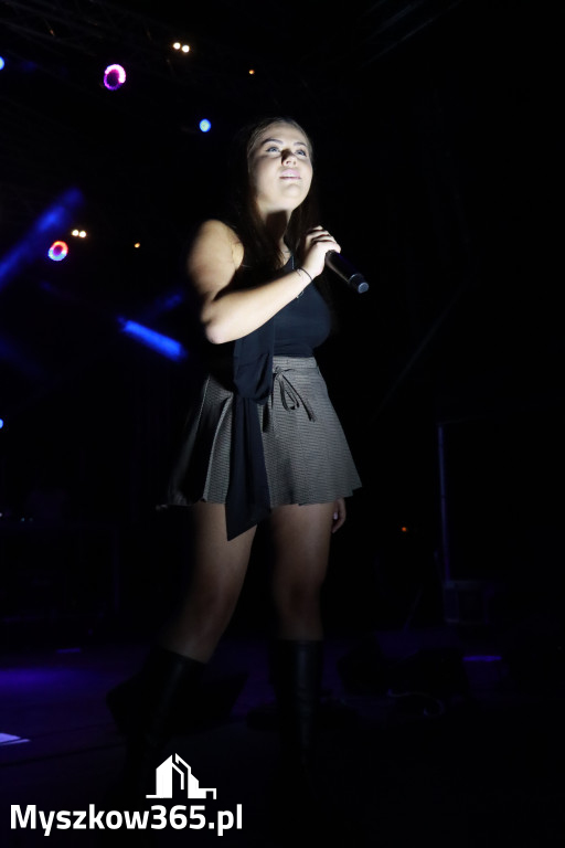 Fotorelacja XIII: Julia Tkacz solo i ze Smolastym - Festiwal z Kopyta w Gniazdowie
