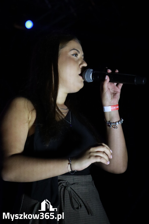 Fotorelacja XIII: Julia Tkacz solo i ze Smolastym - Festiwal z Kopyta w Gniazdowie