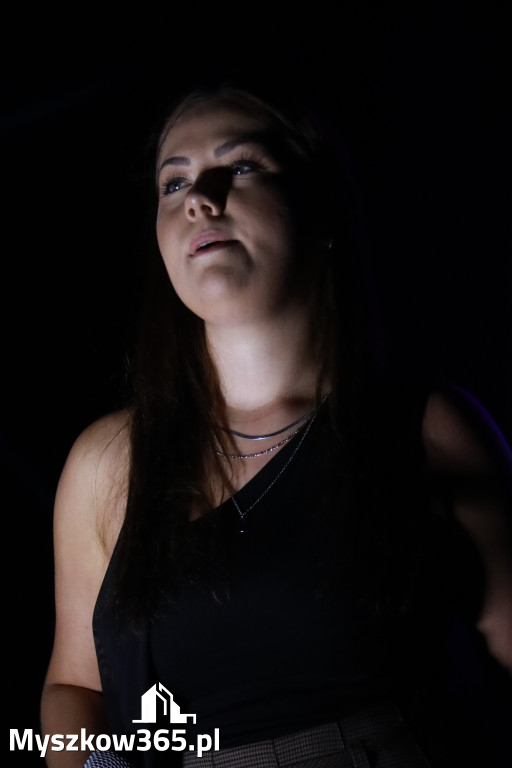 Fotorelacja XIII: Julia Tkacz solo i ze Smolastym - Festiwal z Kopyta w Gniazdowie