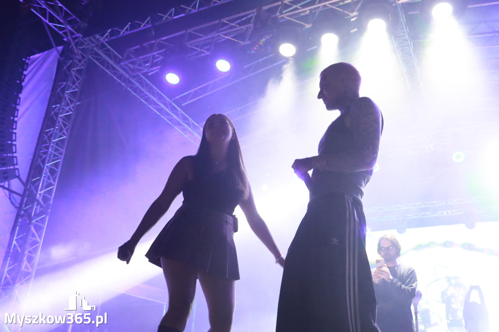 Fotorelacja XIII: Julia Tkacz solo i ze Smolastym - Festiwal z Kopyta w Gniazdowie
