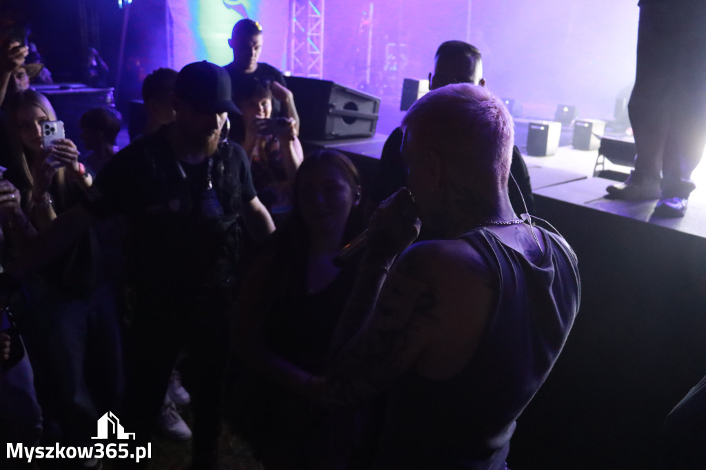 Fotorelacja XIII: Julia Tkacz solo i ze Smolastym - Festiwal z Kopyta w Gniazdowie