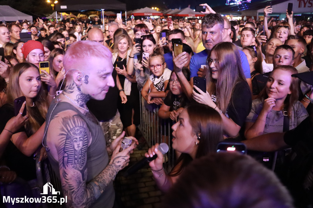 Fotorelacja XIII: Julia Tkacz solo i ze Smolastym - Festiwal z Kopyta w Gniazdowie