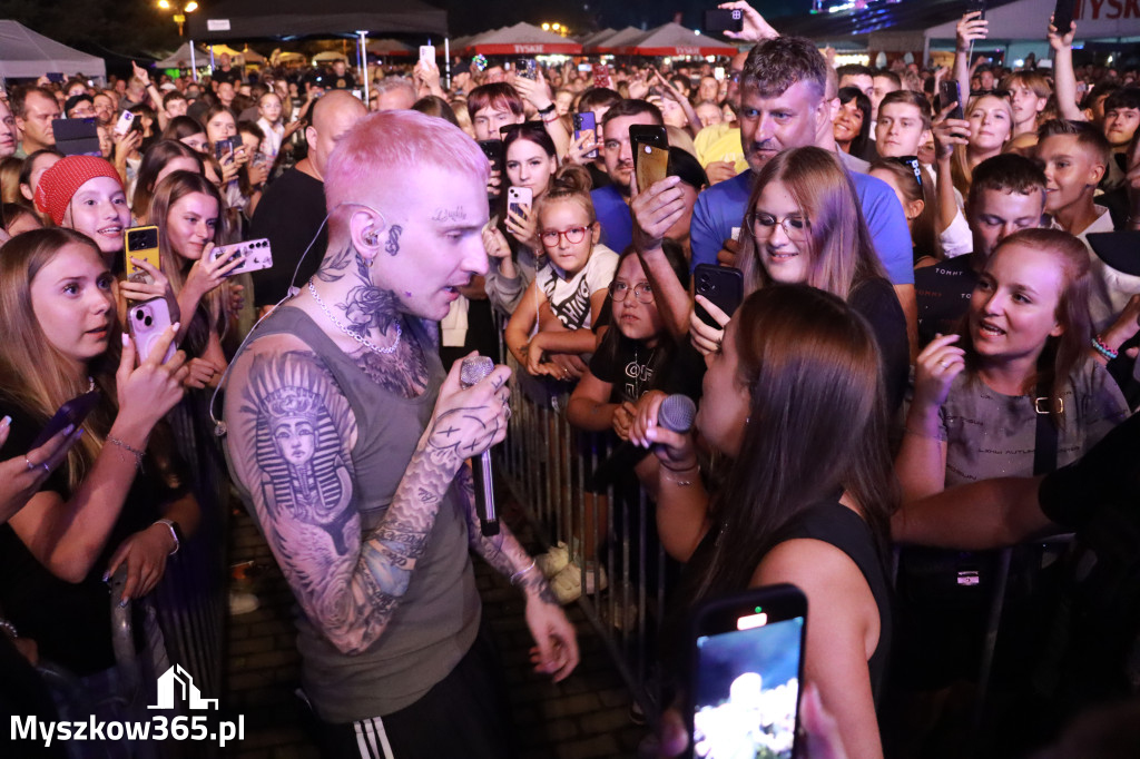 Fotorelacja XIII: Julia Tkacz solo i ze Smolastym - Festiwal z Kopyta w Gniazdowie