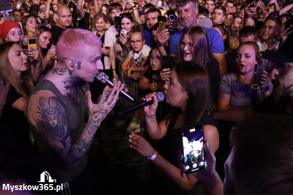 Fotorelacja XIII: Julia Tkacz solo i ze Smolastym - Festiwal z Kopyta w Gniazdowie