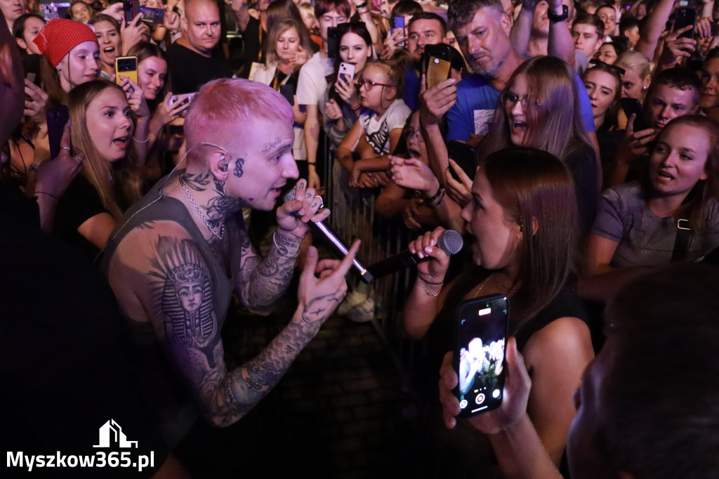 Fotorelacja XIII: Julia Tkacz solo i ze Smolastym - Festiwal z Kopyta w Gniazdowie