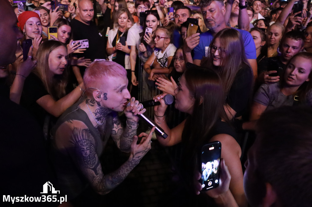 Fotorelacja XIII: Julia Tkacz solo i ze Smolastym - Festiwal z Kopyta w Gniazdowie