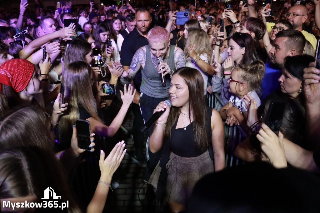 Fotorelacja XIII: Julia Tkacz solo i ze Smolastym - Festiwal z Kopyta w Gniazdowie