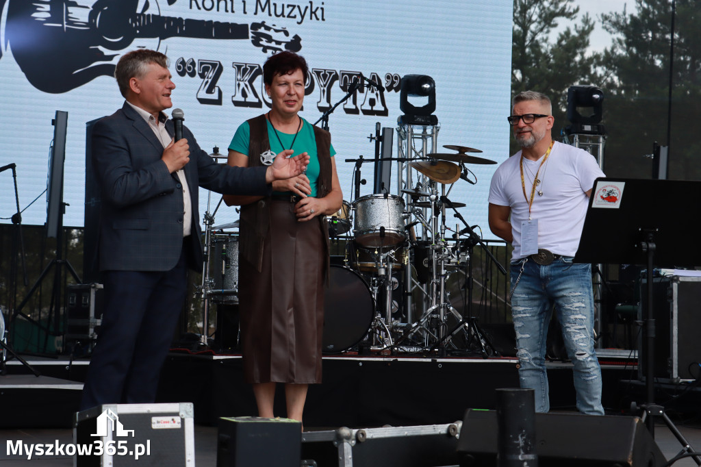 Fotorelacja XVI: Rozpoczęcie drugiego dnia Festiwalu z Kopyta - Ogólnopolski Konkursu COUNTRY STARS - soliści.