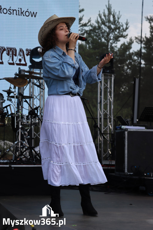 Fotorelacja XVI: Rozpoczęcie drugiego dnia Festiwalu z Kopyta - Ogólnopolski Konkursu COUNTRY STARS - soliści.