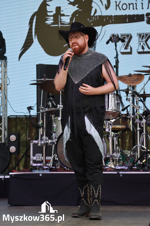 Fotorelacja XVI: Rozpoczęcie drugiego dnia Festiwalu z Kopyta - Ogólnopolski Konkursu COUNTRY STARS - soliści.