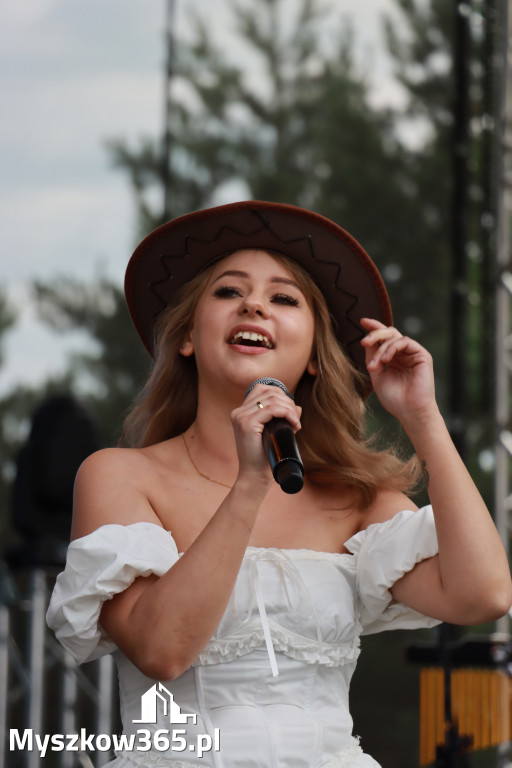 Fotorelacja XVI: Rozpoczęcie drugiego dnia Festiwalu z Kopyta - Ogólnopolski Konkursu COUNTRY STARS - soliści.