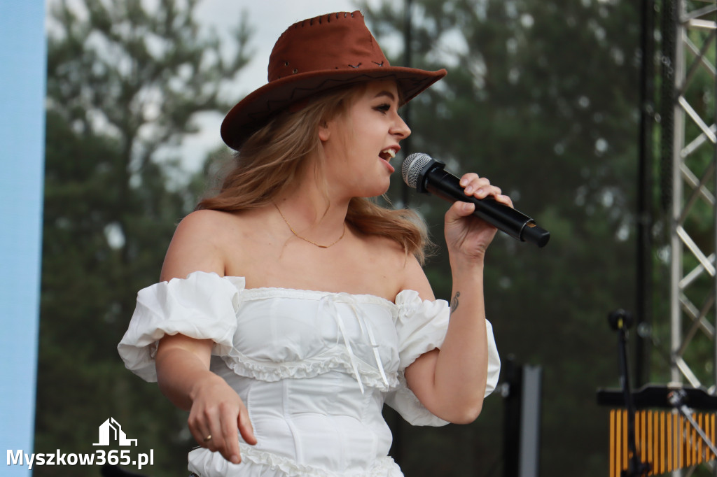 Fotorelacja XVI: Rozpoczęcie drugiego dnia Festiwalu z Kopyta - Ogólnopolski Konkursu COUNTRY STARS - soliści.