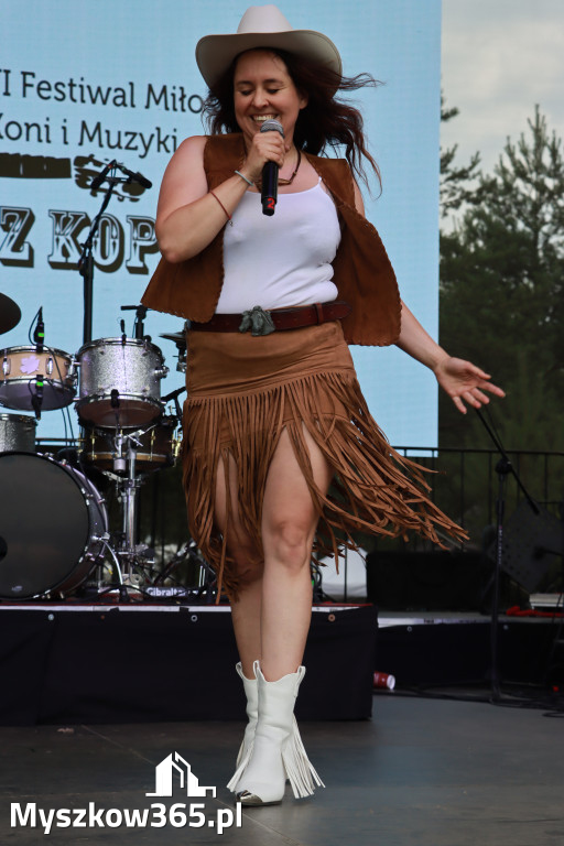 Fotorelacja XVI: Rozpoczęcie drugiego dnia Festiwalu z Kopyta - Ogólnopolski Konkursu COUNTRY STARS - soliści.