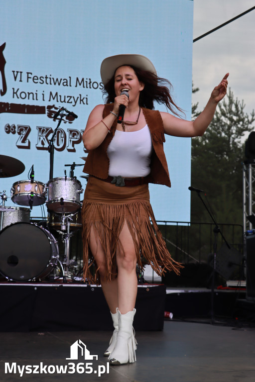 Fotorelacja XVI: Rozpoczęcie drugiego dnia Festiwalu z Kopyta - Ogólnopolski Konkursu COUNTRY STARS - soliści.
